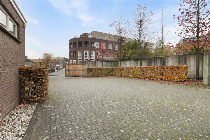 Bekijk foto 43 van Oldenzaalsestraat 132