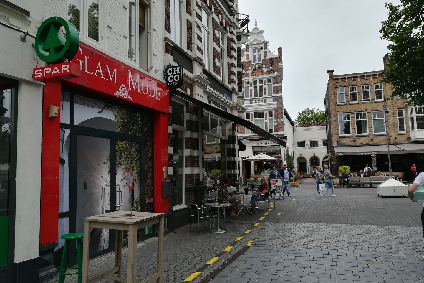 View photo 2 of Ginnekenstraat 151