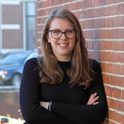 Amber Hoving - Secretaresse