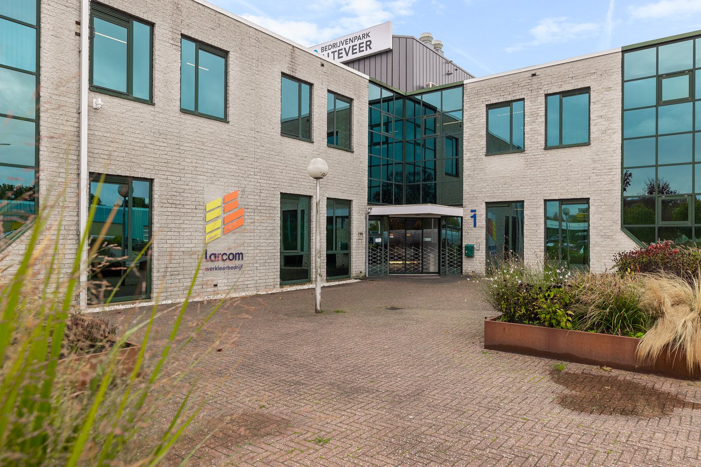 Bekijk foto 3 van Vermeerstraat 1