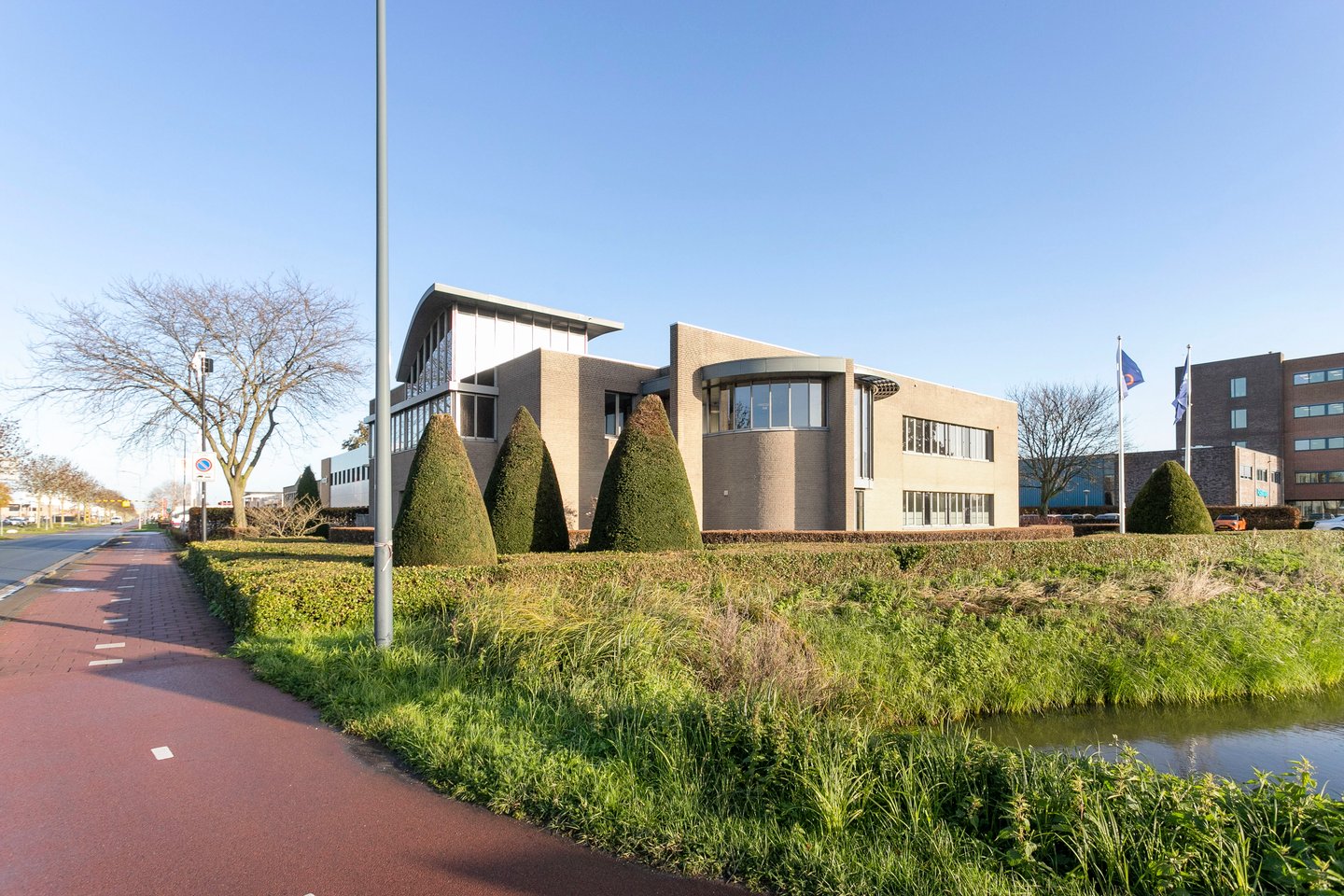 Bekijk foto 2 van Biesbosweg 18