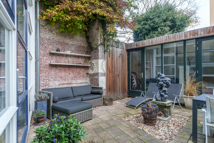 Photo 39 of Predikherenkerkhof 7-A