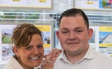 Zoon van Petra - Commercieel Medewerker