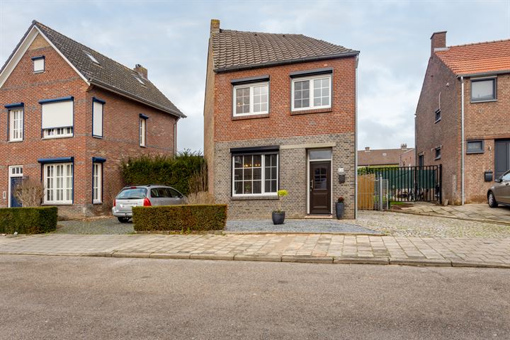 View photo 1 of Broeksittarderweg 176