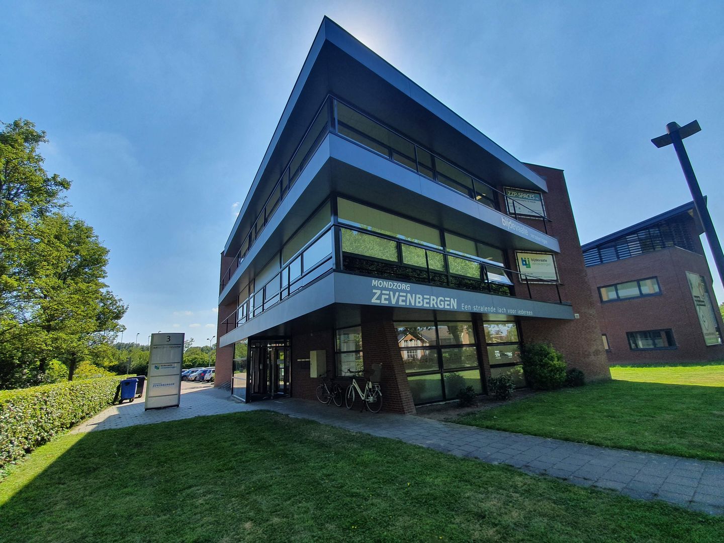 Bekijk foto 4 van Pastoor van Kessellaan 3