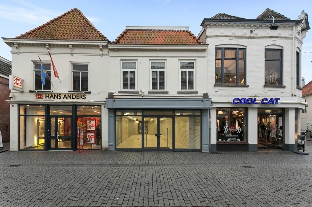 View photo 2 of Wouwsestraat 30