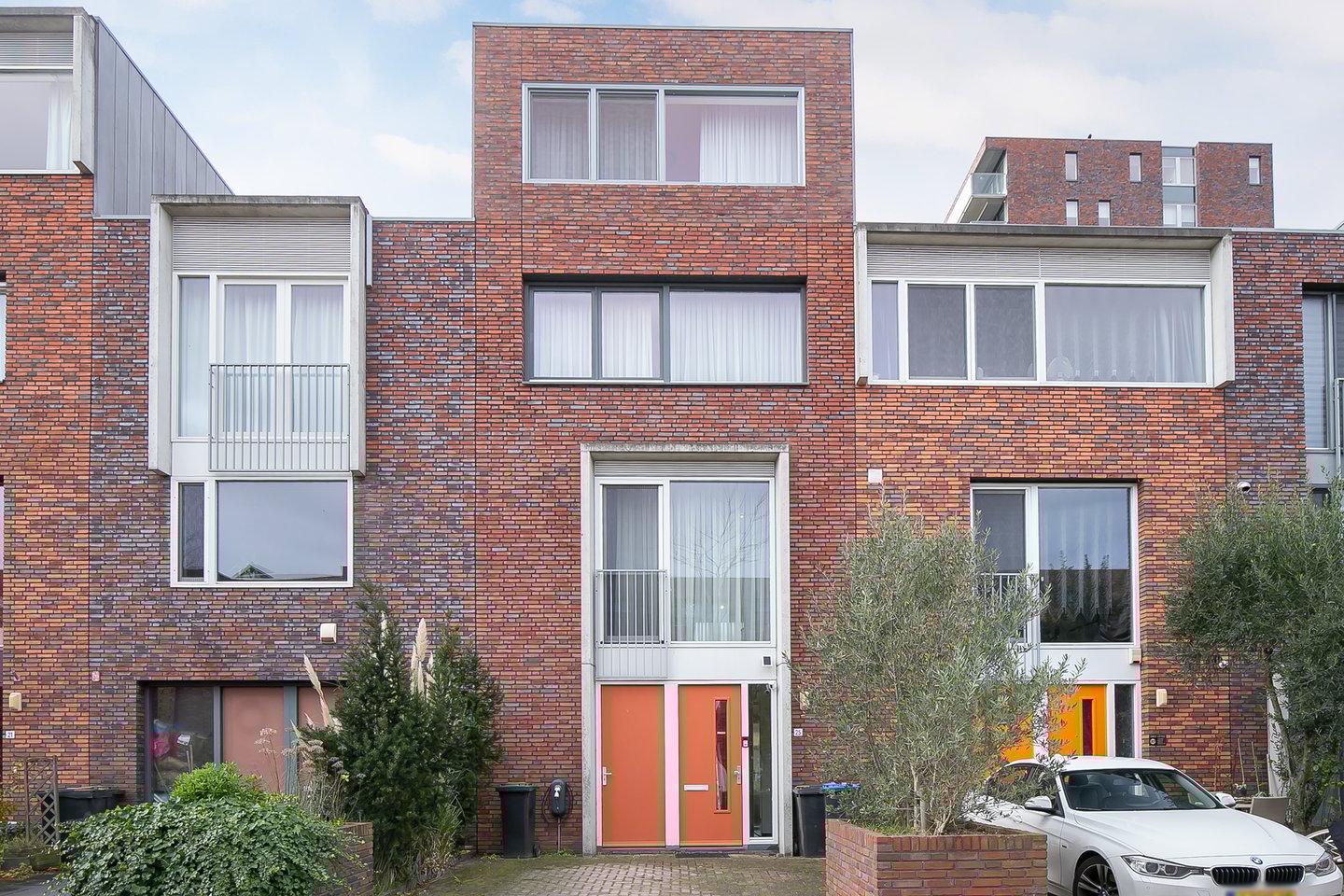 Bekijk foto 1 van Van Maanenstraat 25