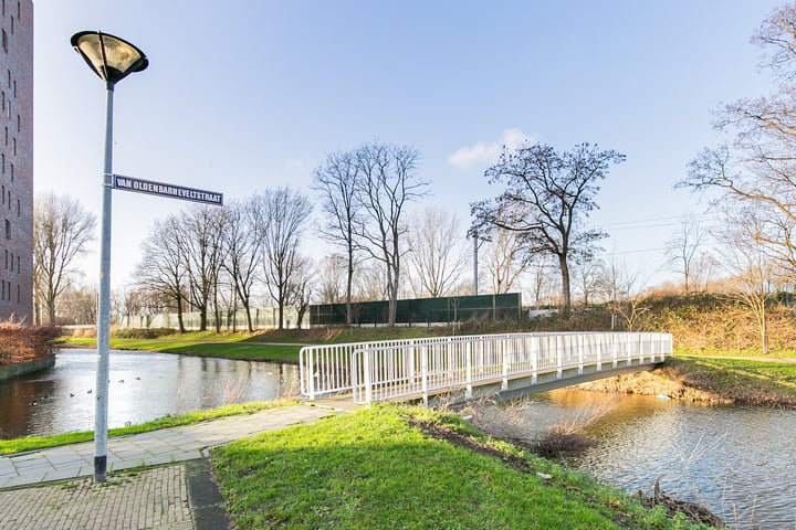 Bekijk foto 44 van Van Maanenstraat 25