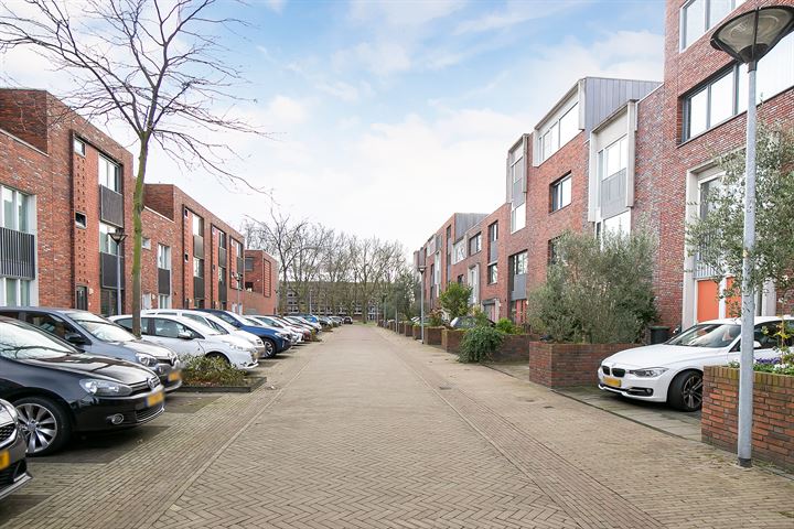 Bekijk foto 41 van Van Maanenstraat 25