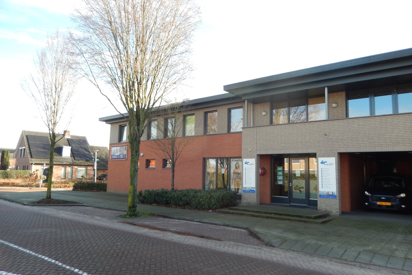 Bekijk foto 2 van Dorpsweg 16 1 hoog