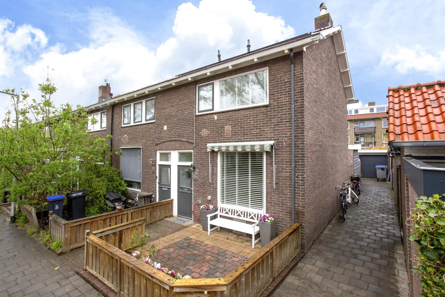 Bekijk foto 1 van P.M.R. Versteeghstraat 51