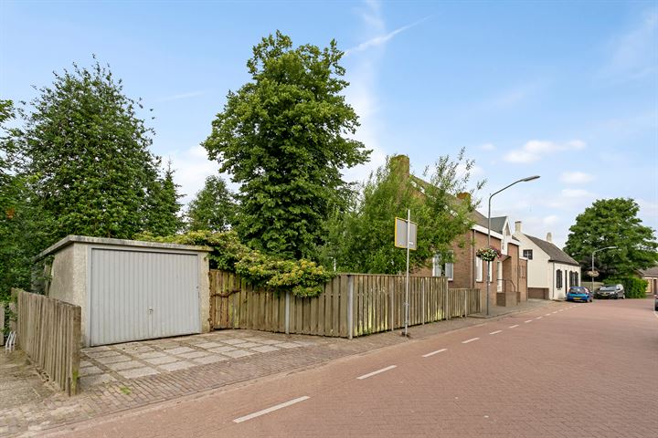 Bekijk foto 32 van Spoorstraat 16