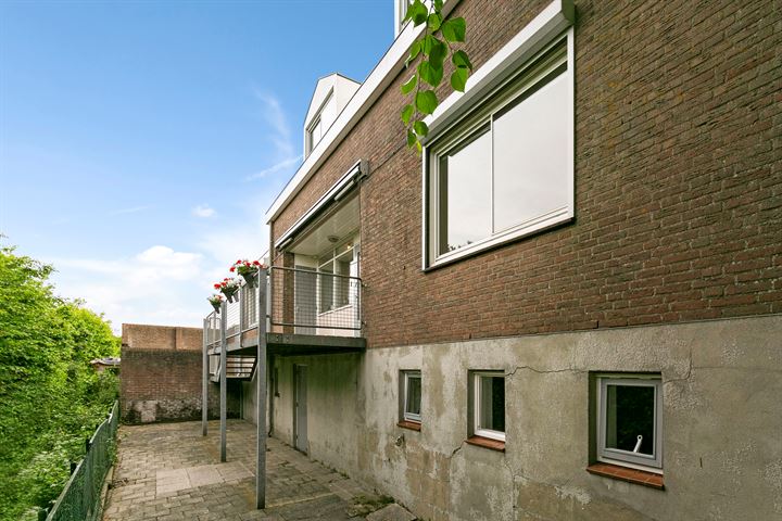 Bekijk foto 39 van Spoorstraat 16