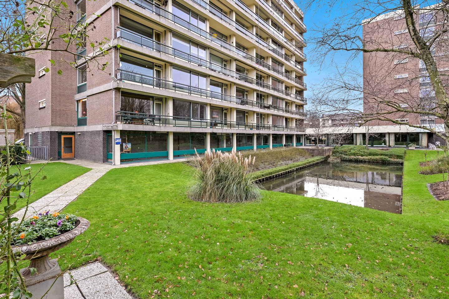 Bekijk foto 1 van Dr H. Colijnlaan 6 FL 206