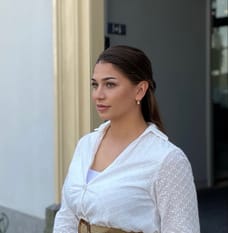 Madelief Leuver - Commercial Employee