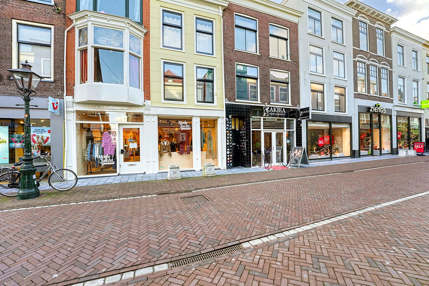 Bekijk foto 1 van Haarlemmerstraat 223-225