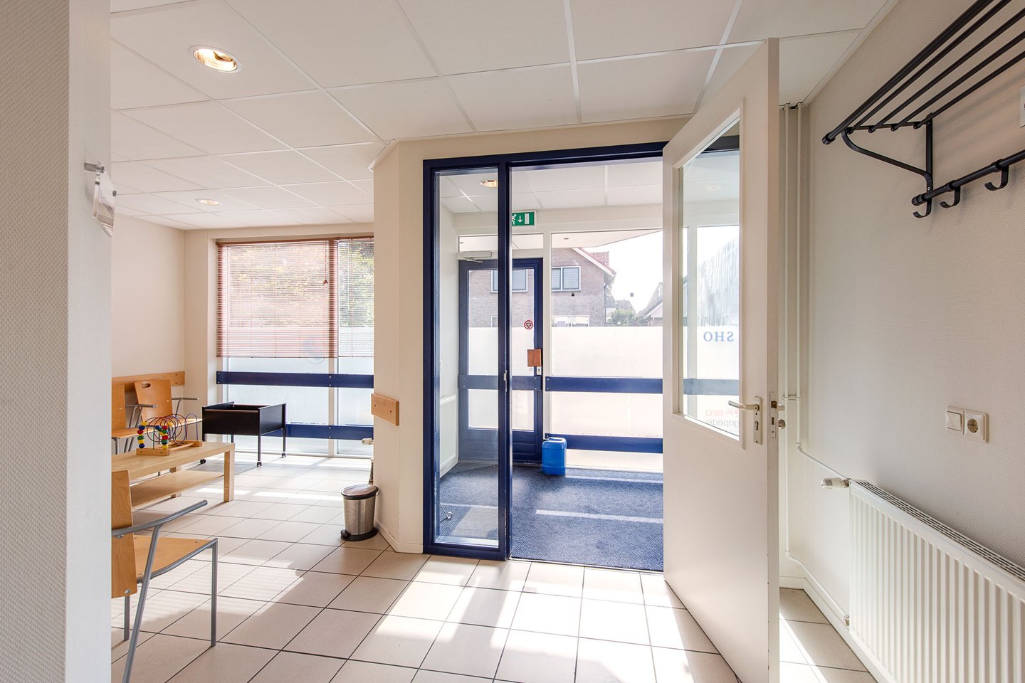 Bekijk foto 2 van Krabbendijk 9 a