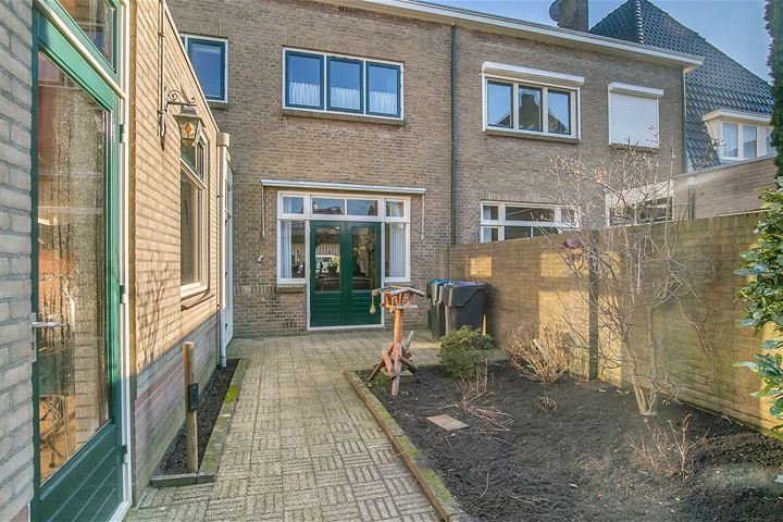 Bekijk foto 30 van Emmastraat 14