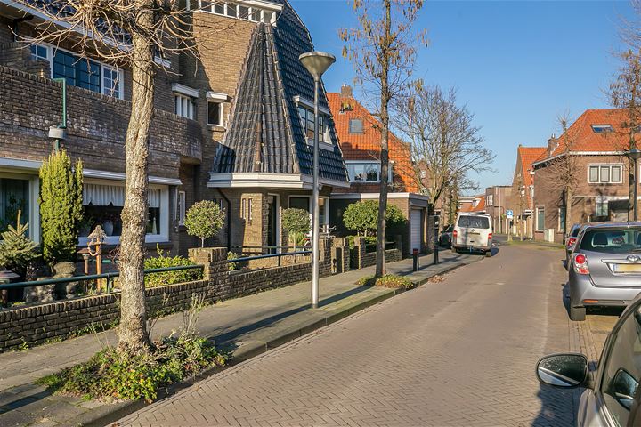 Bekijk foto 35 van Emmastraat 14