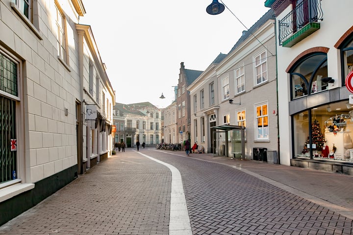 Bekijk foto 33 van Achter het Stadhuis 19