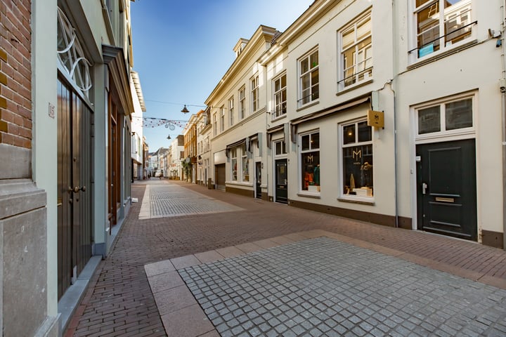 Bekijk foto 31 van Achter het Stadhuis 19