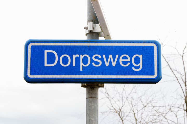 Dorpsweg 8 en 10