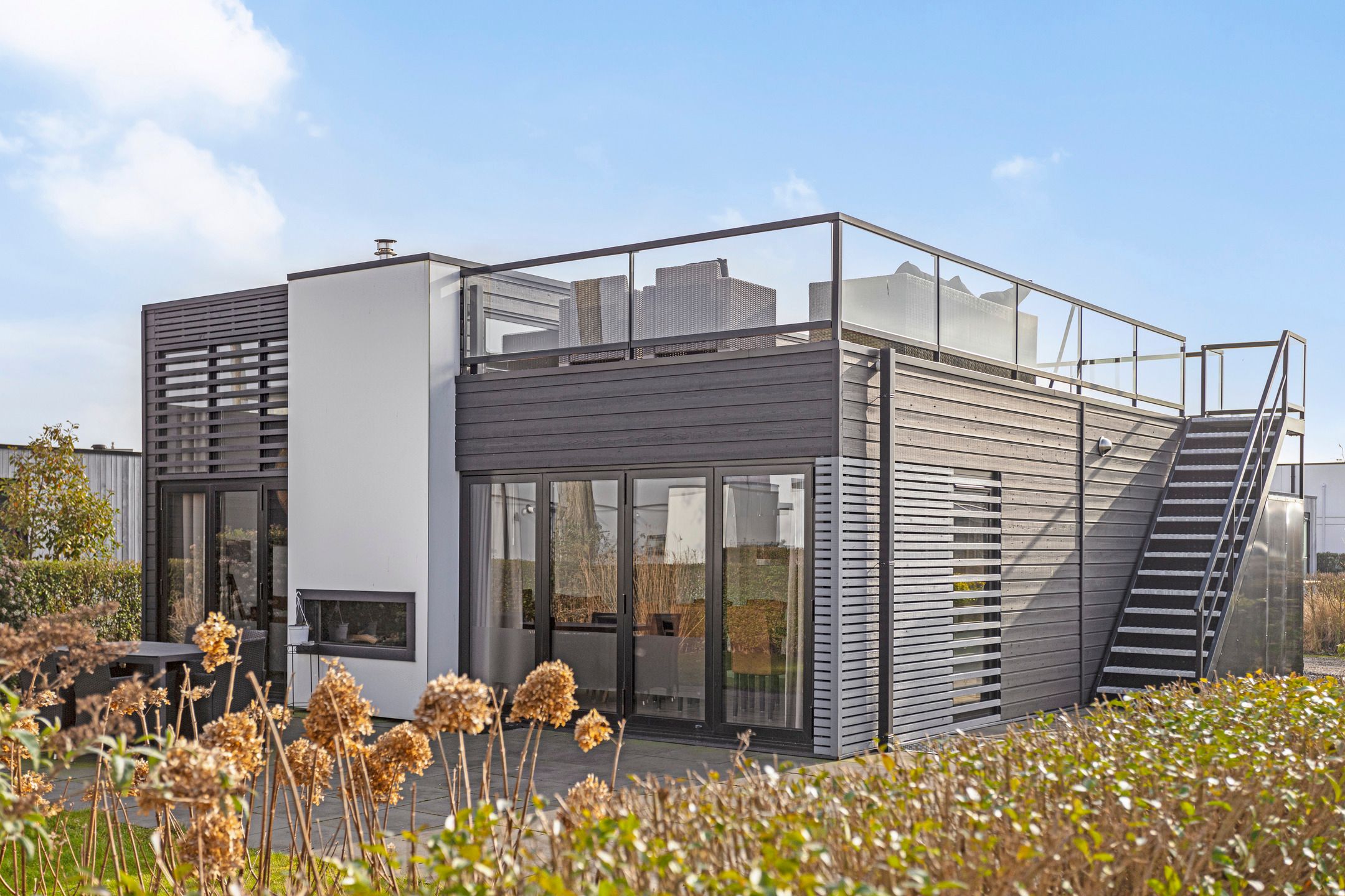 3-bedroom freehold villa in Nijkerk — photo 1 of 5