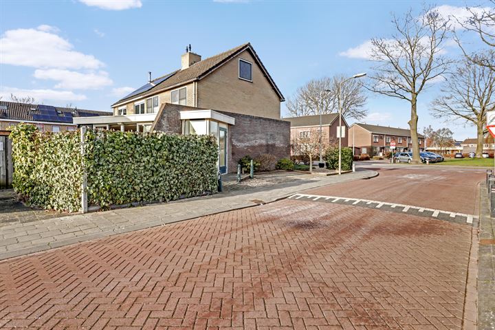 Bekijk foto 41 van Hellenbeekstraat 12