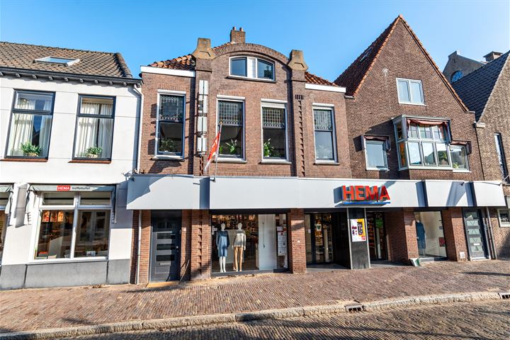 Bekijk foto 2 van Klooster Leuterstraat 15