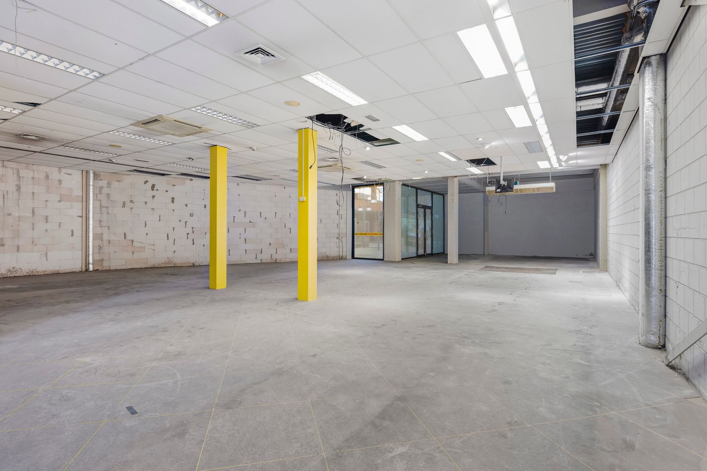Bekijk foto 3 van Winkelcentrum De Schoof 44