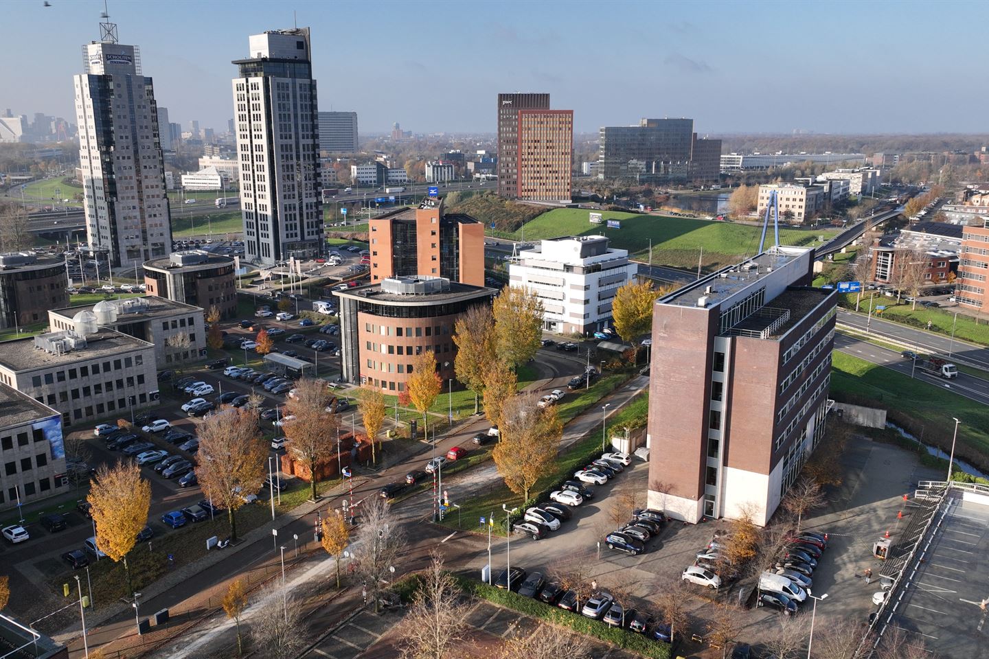 Bekijk foto 3 van Rivium Westlaan 142