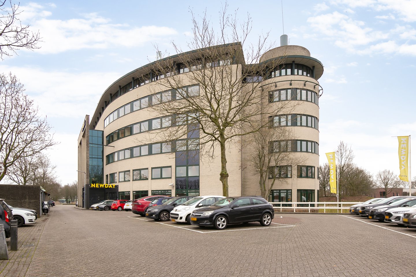 Bekijk foto 1 van Hanzelaan 351