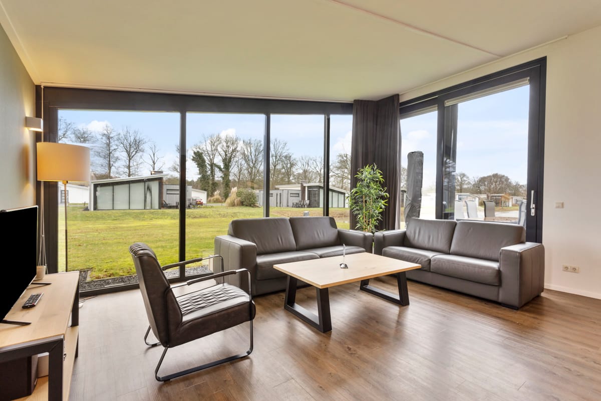 Foto 10 van Dwarsweg 73-AR42