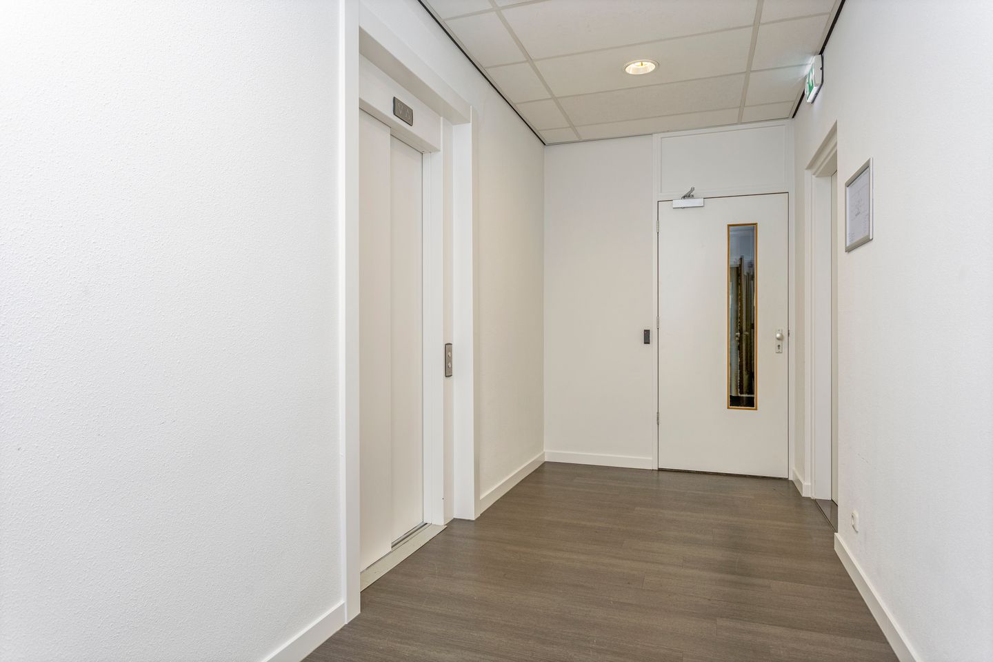 View photo 4 of Rietveldenweg 80-82