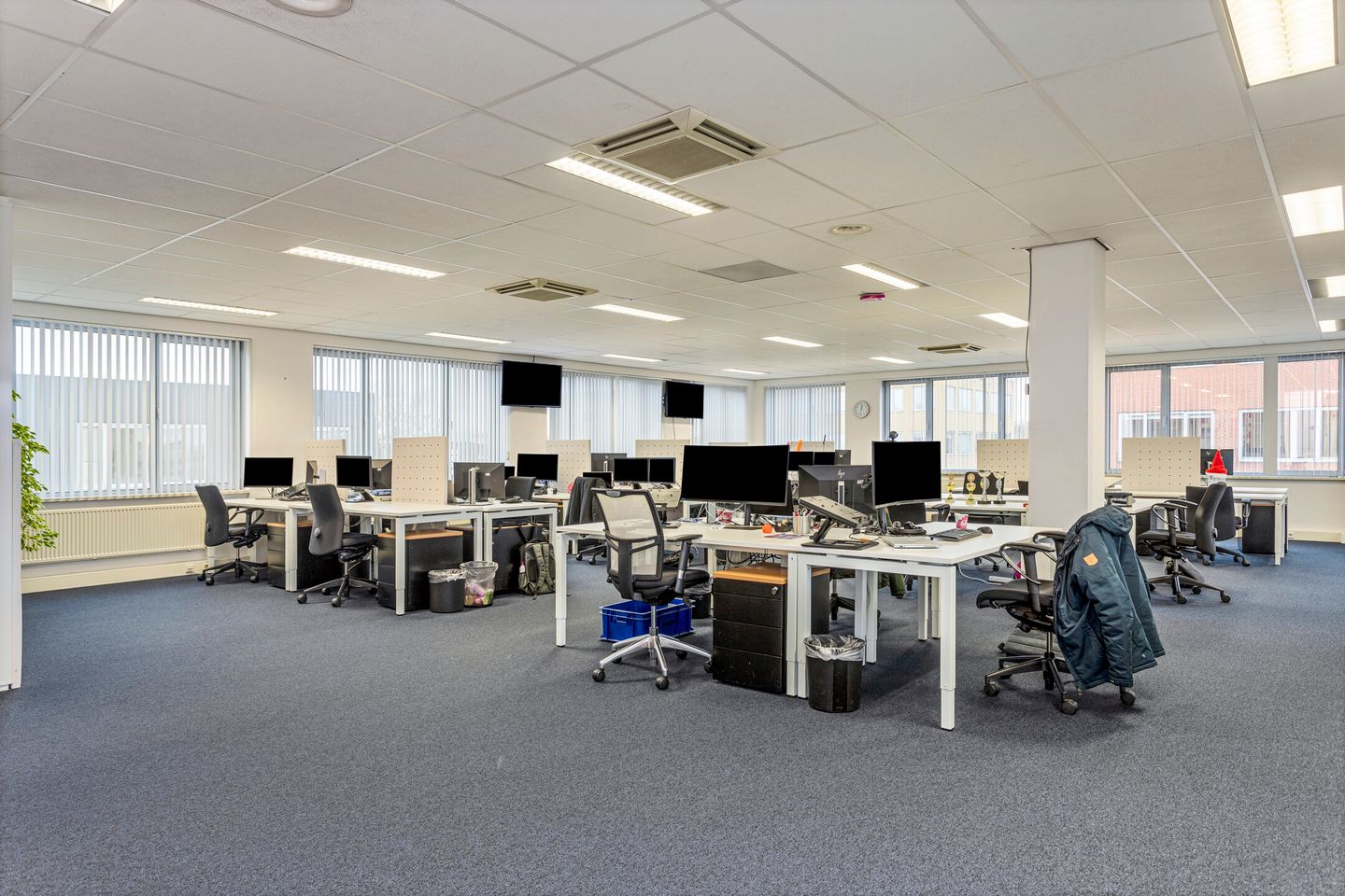 View photo 5 of Rietveldenweg 80-82