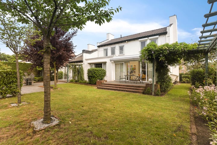 Foto 1 van Bisschop Schrijnenplein 1