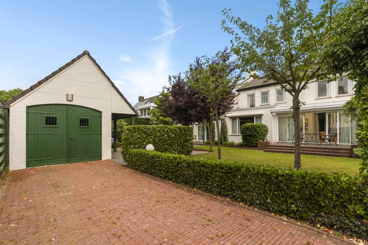 Foto 22 van Bisschop Schrijnenplein 1