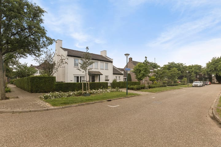 Foto 23 van Bisschop Schrijnenplein 1