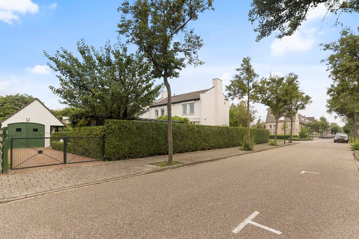 Foto 24 van Bisschop Schrijnenplein 1