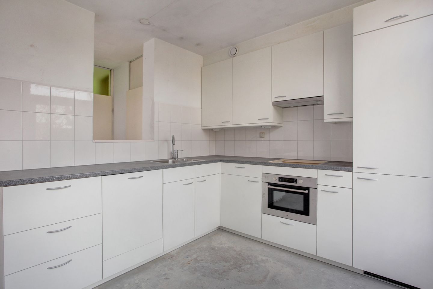 Photo 5 of Benedenmoeren