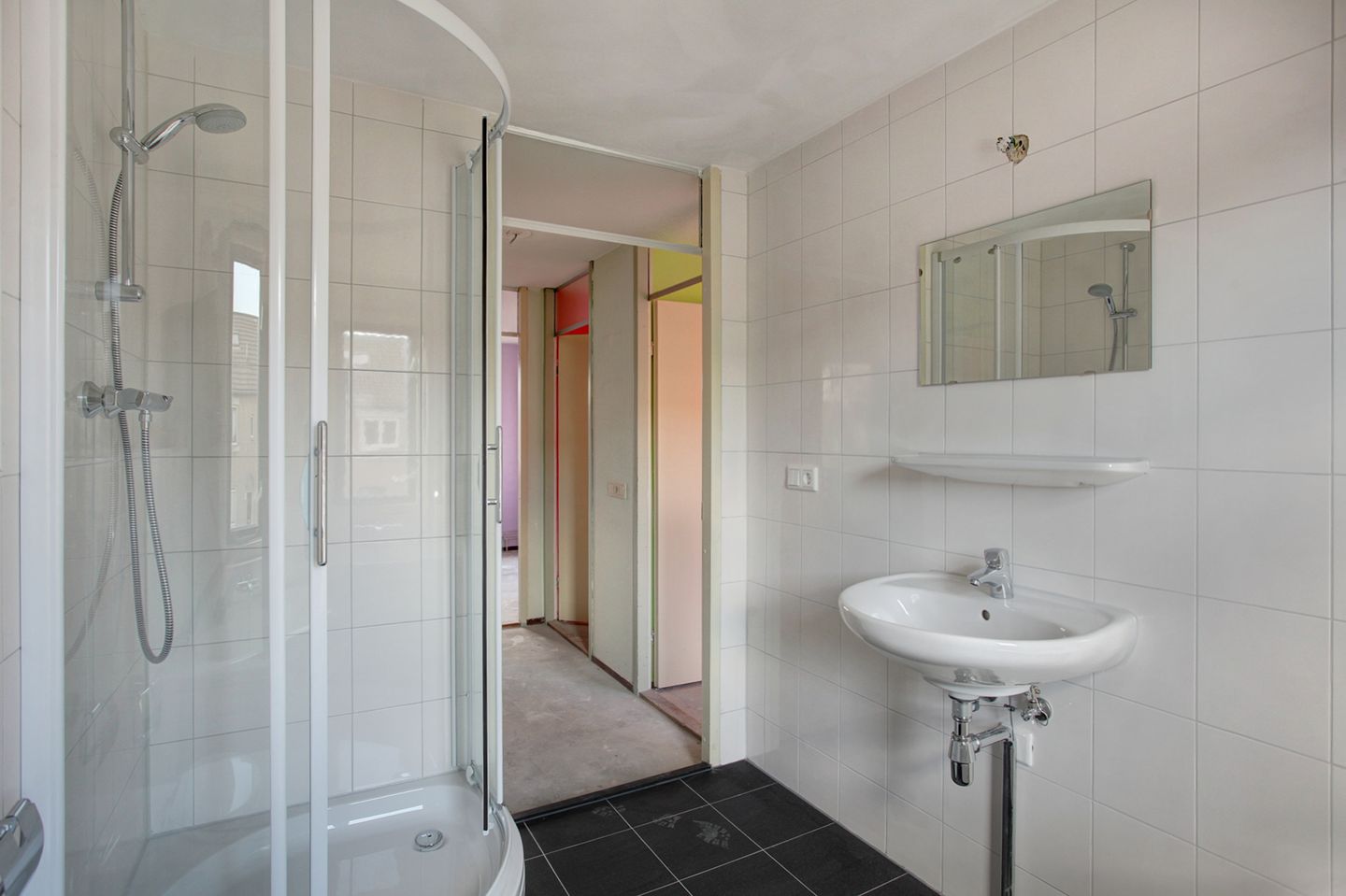 Photo 7 of Benedenmoeren