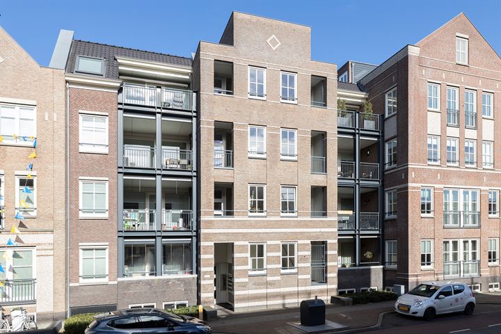 Bekijk foto 3 van Beatrixstraat 19