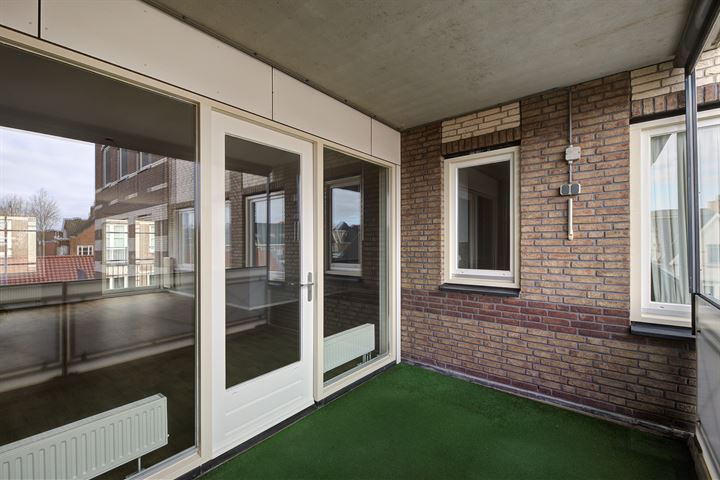 Bekijk foto 16 van Beatrixstraat 19