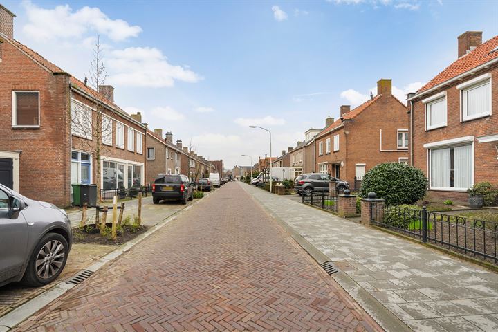 Bekijk foto 38 van Monseigneur van Kesselstraat 25