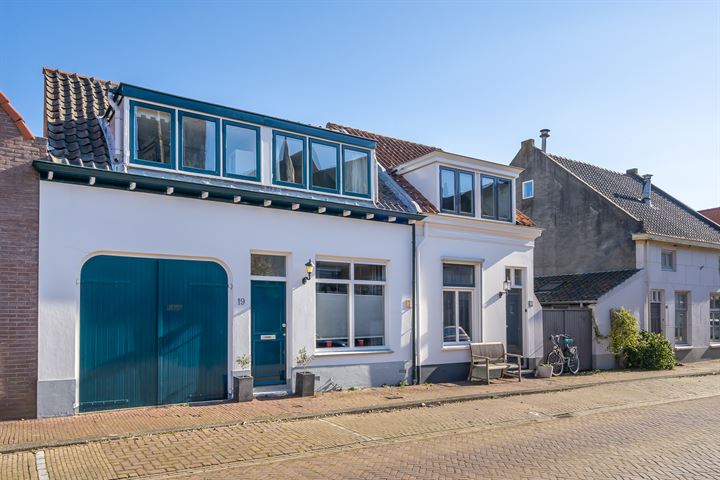 Bekijk foto 5 van Aart Robberstraat 19