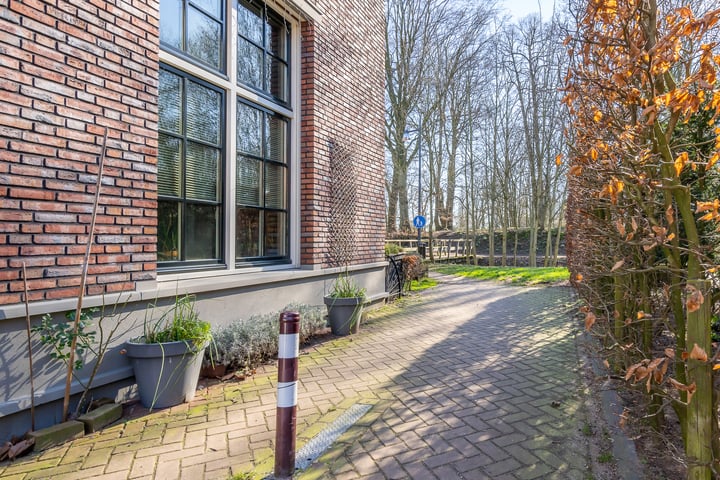 Bekijk foto 9 van Aart Robberstraat 19