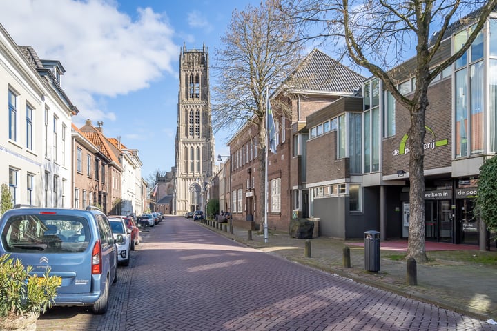 Bekijk foto 50 van Aart Robberstraat 19