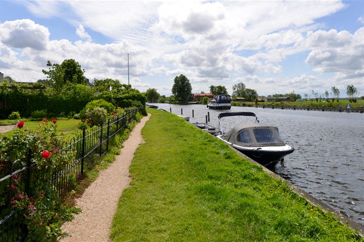 Bekijk foto 40 van Overmeerseweg 111