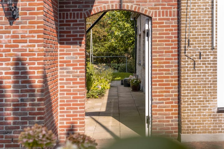 Foto 30 van Voorstraat 10