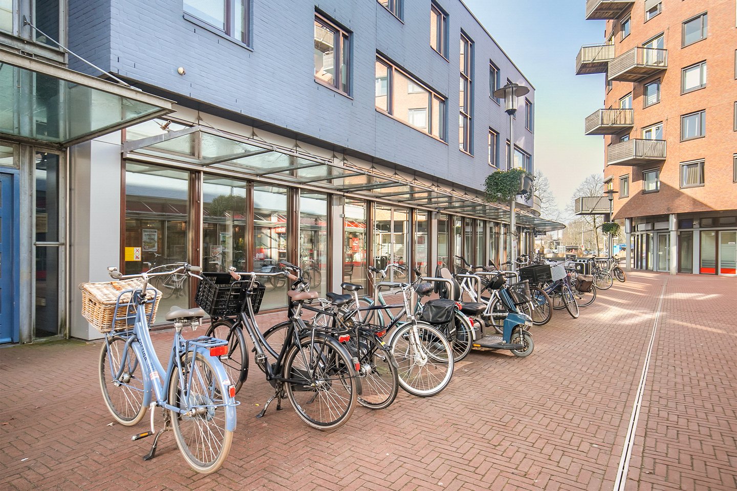 Bekijk foto 2 van Linie 369